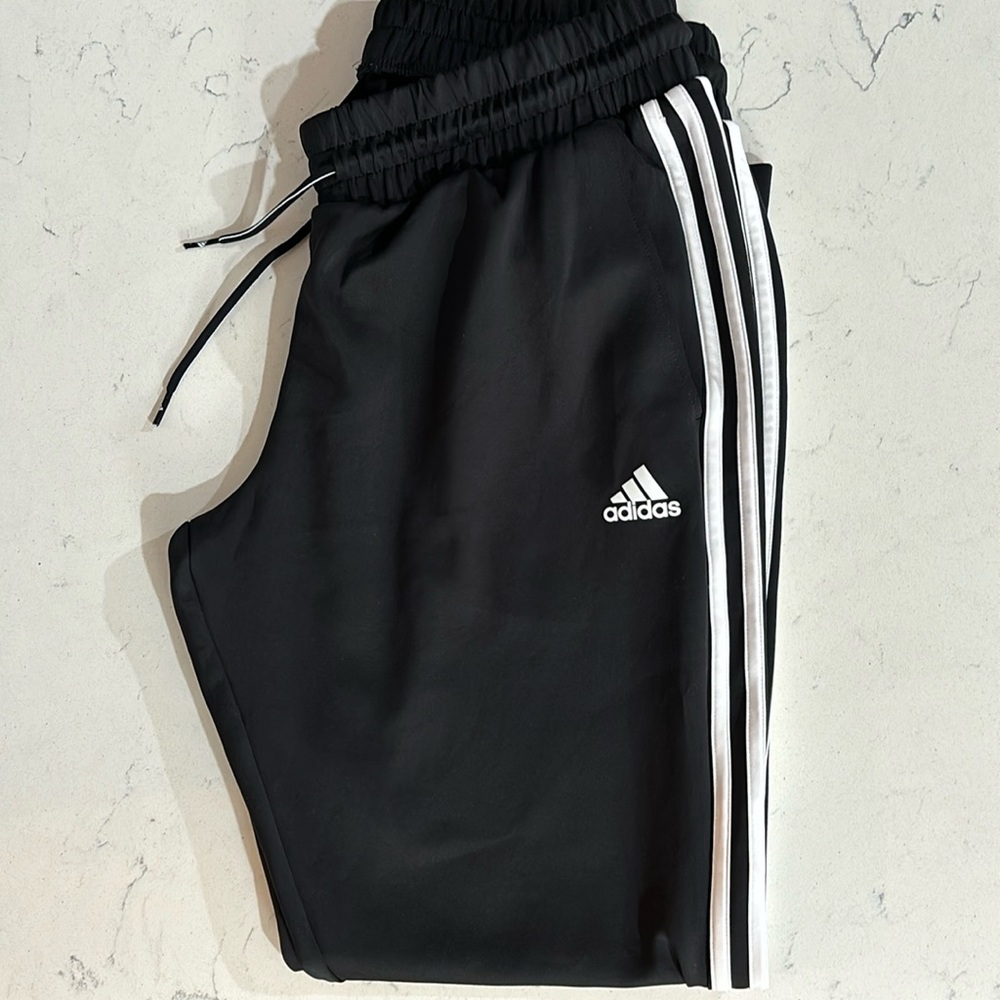 Ladies Adidas  
Joggers